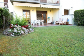M251 - Marcelli, trilocale con giardino a 50mt dal mare